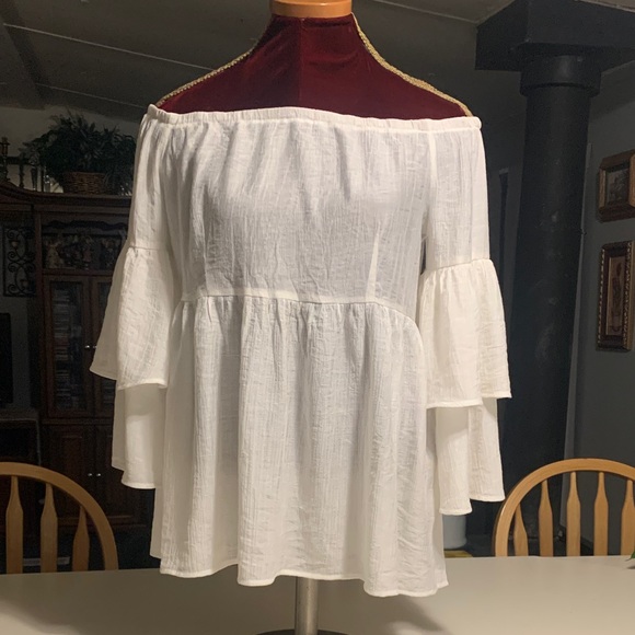 entro Tops - Entro White Off-Shoulder Women's Blouse NWT